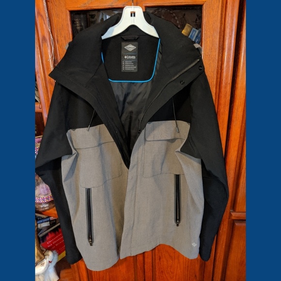 COLUMBIA OMNI-TECH WATERPROOF BREATHABLE JACKET - Picture 2 of 5